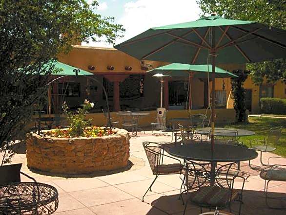 El Pueblo Lodge