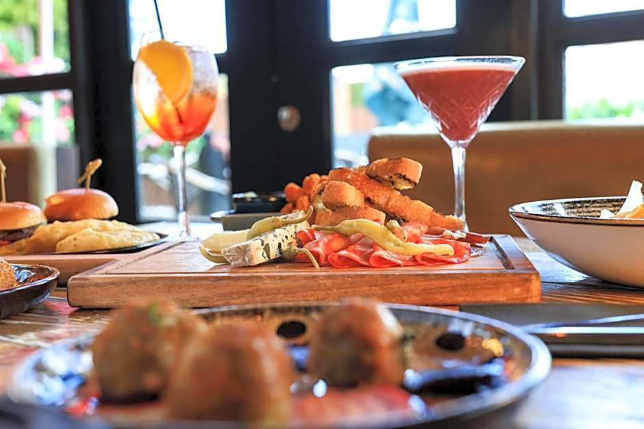Fuego Steakhouse and Tapas -Tomahawk Potto