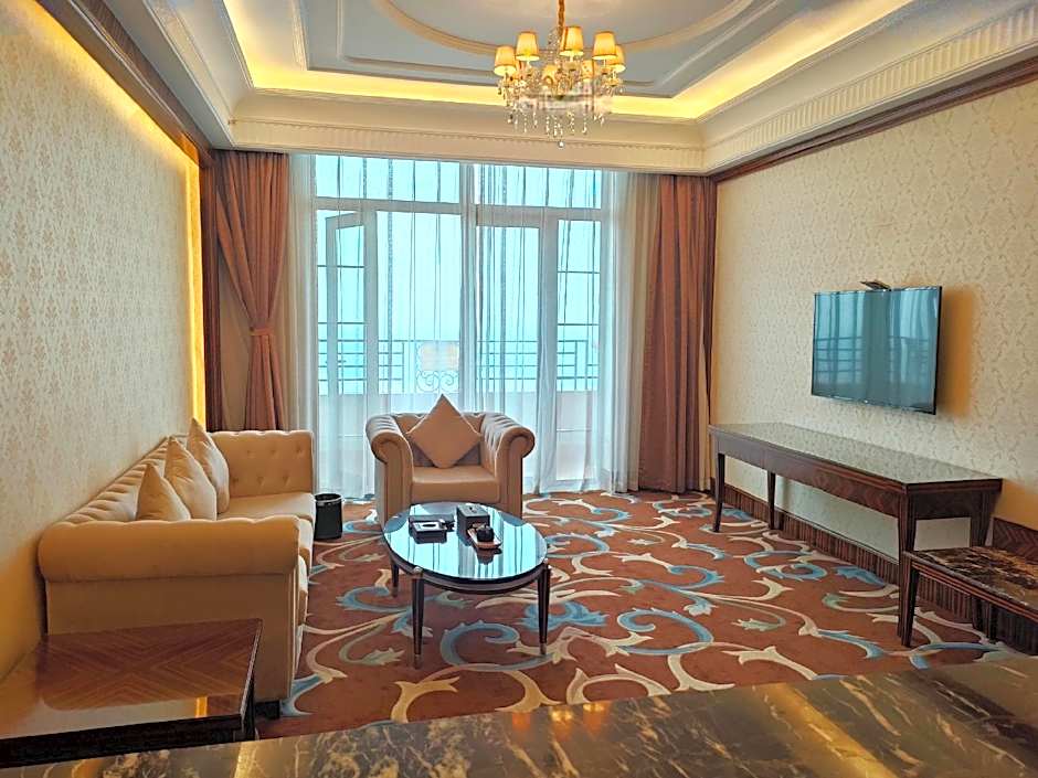 Suqian Shangyang Lake New Century Hotel