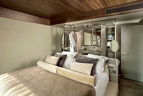 Large Family Suite with Garden View