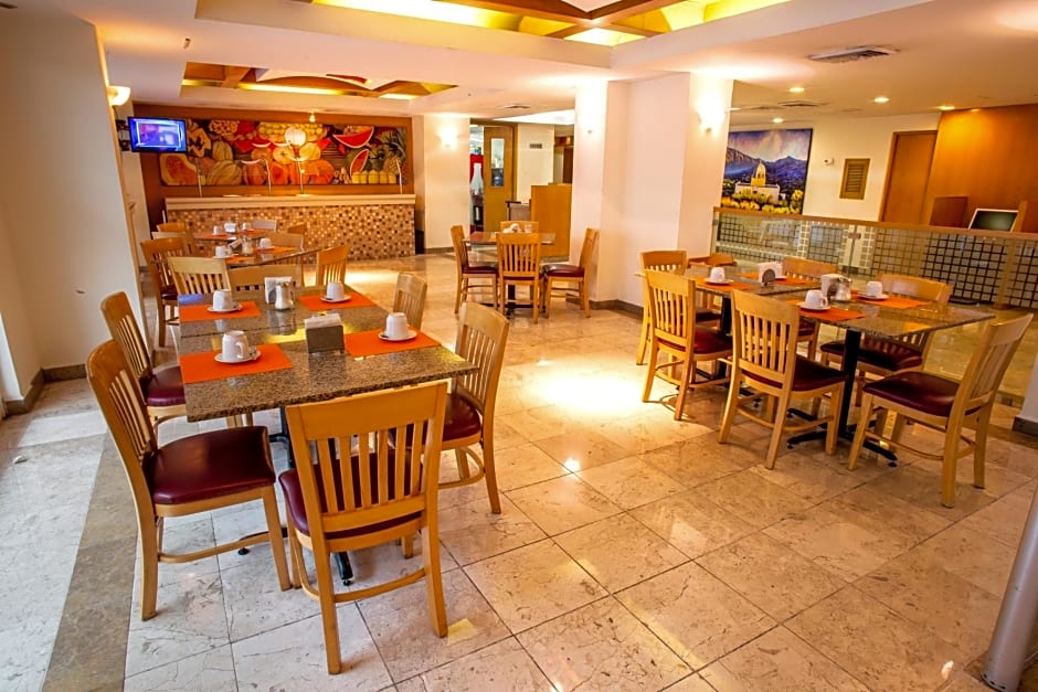 Hotel Plaza Calzada