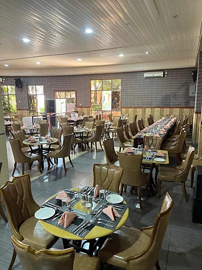 Nokras Riverine Hotel & Spa