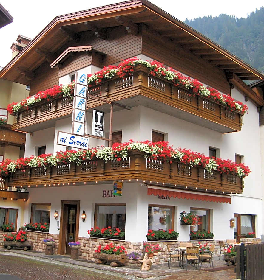 Hotel Garnì Ai Serrai