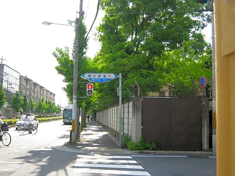 Guesthouse Hyakumanben Cross
