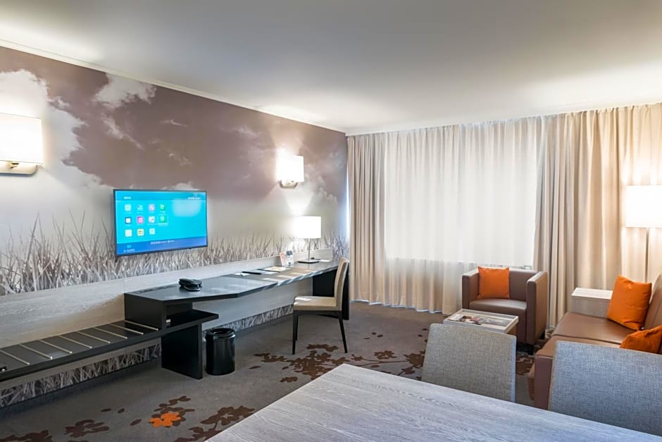 SI-SUITES