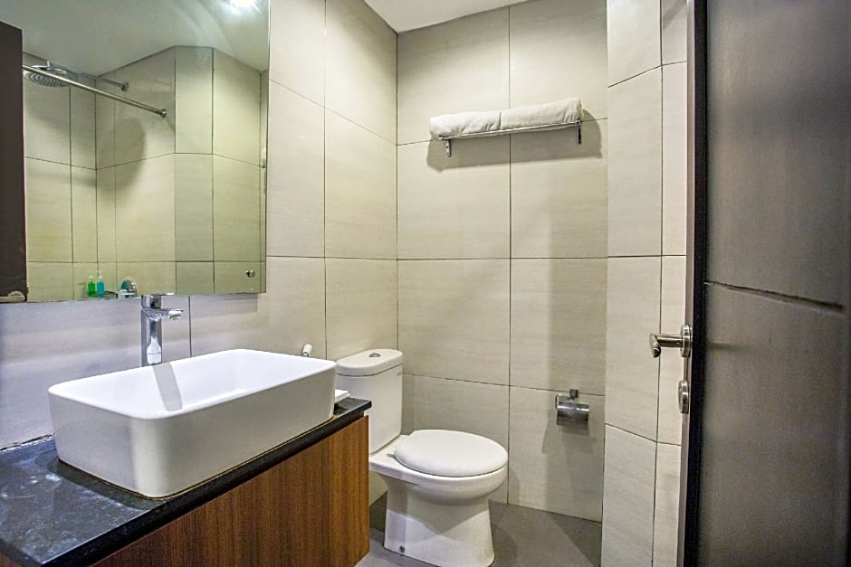 Capital O 1068 Grand Mirah Boutique Hotel