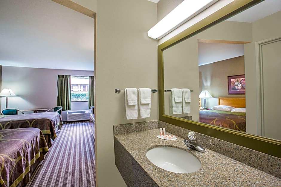 Super 8 by Wyndham Oxford