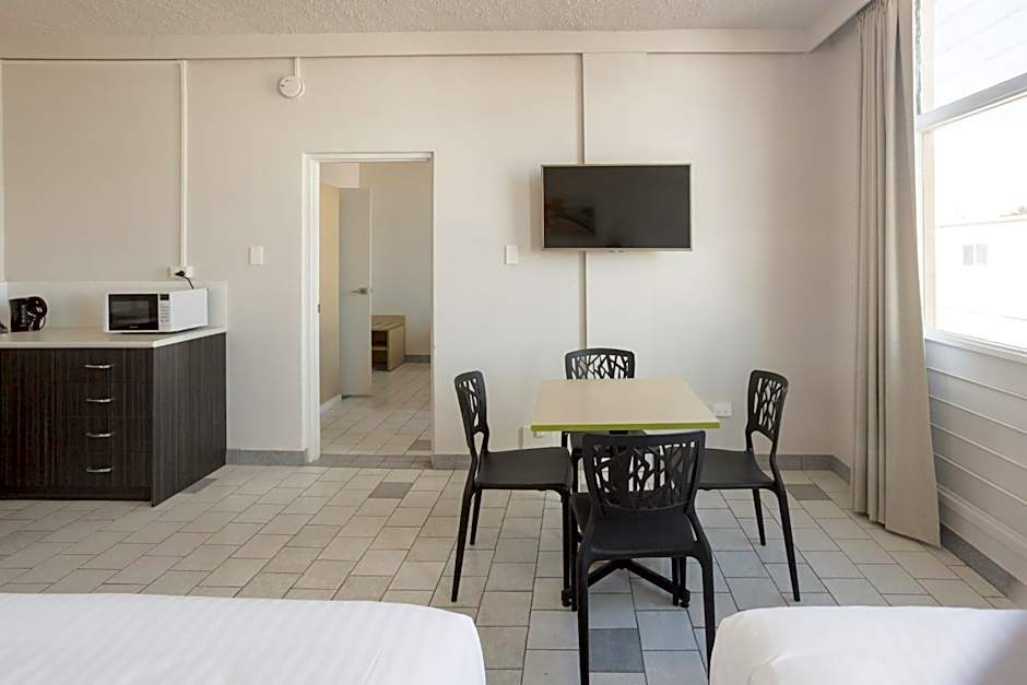 Nightcap at Emerald Star Hotel