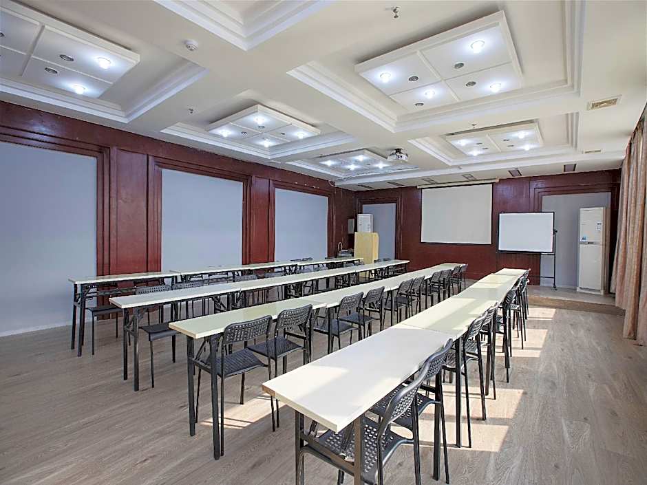 7 Days Inn Nanchang Bayi Square North Dinggong Road Metro Station