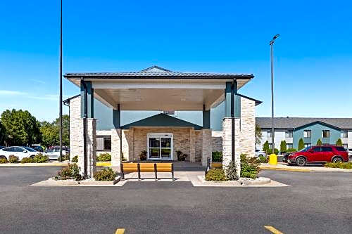 Clarion Pointe Racine - Mount Pleasant