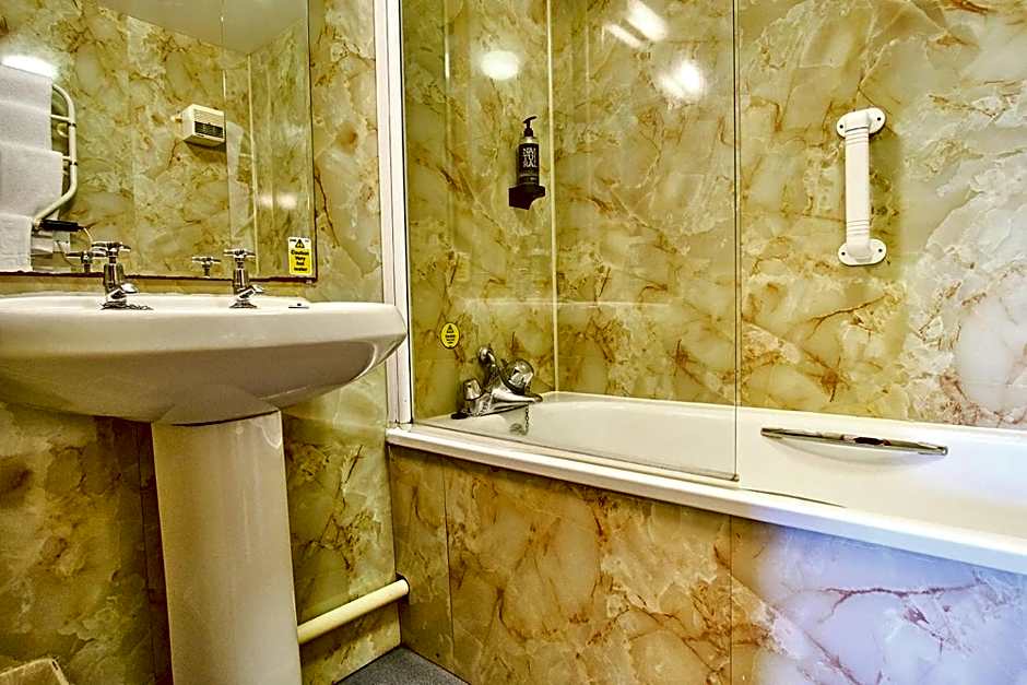 Muthu Ben Doran Hotel