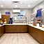 Holiday Inn Express & Suites Sacramento NE Cal Expo By IHG
