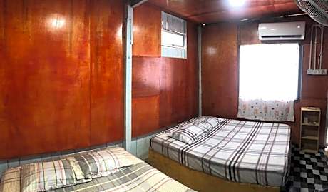 Economy Quadruple Room