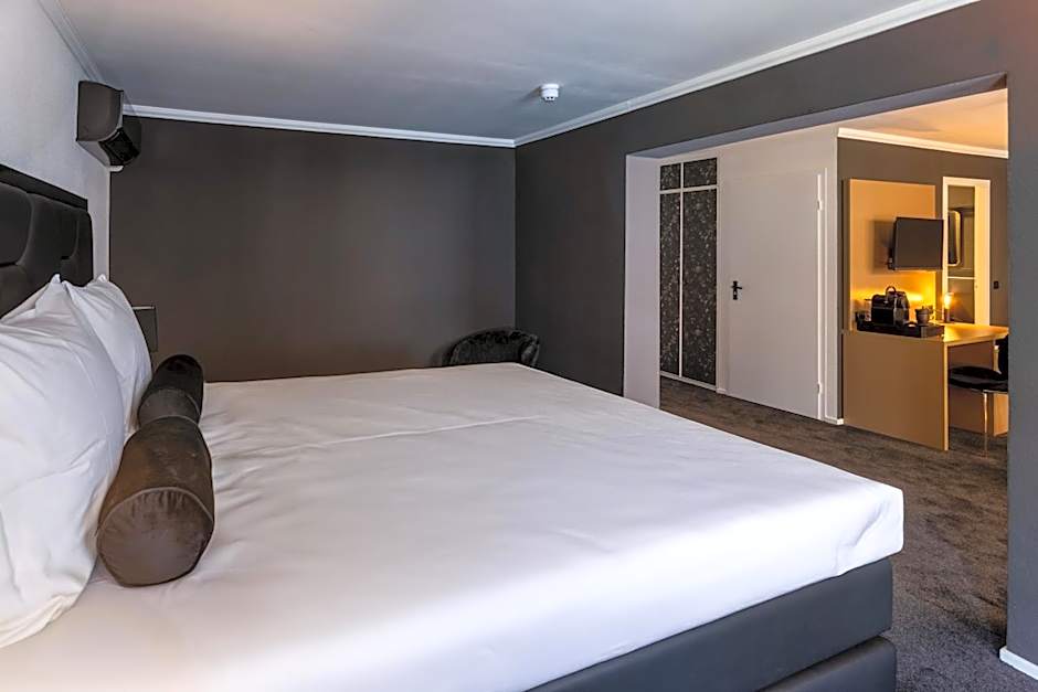 Square Boutique Hotel & Brasserie