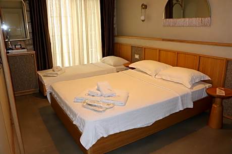 Comfort Triple Room with Shower