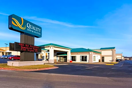 Quality Inn & Suites Moline - Quad Cities