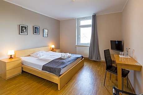 double room-ensuite with shower