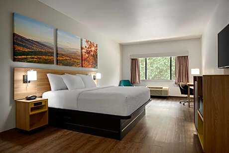 King Room - Non-Smoking