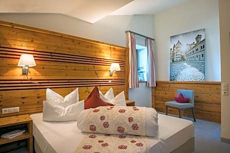 Suite with Mountain View