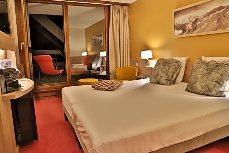 TRIPLE ROOM - DOUBLE BED - NICE VIEW