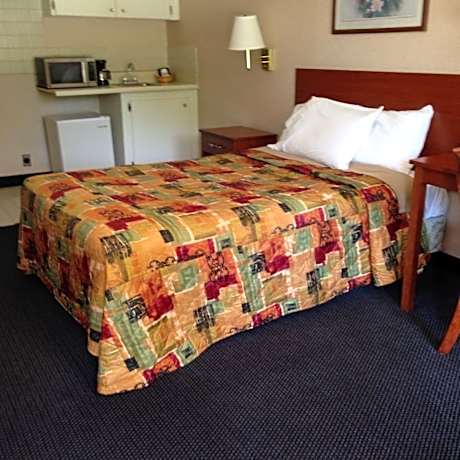 Double Smoking Room Free Wi-Fi, Refrigerator And Coffee Maker