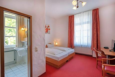 Economy Single Room