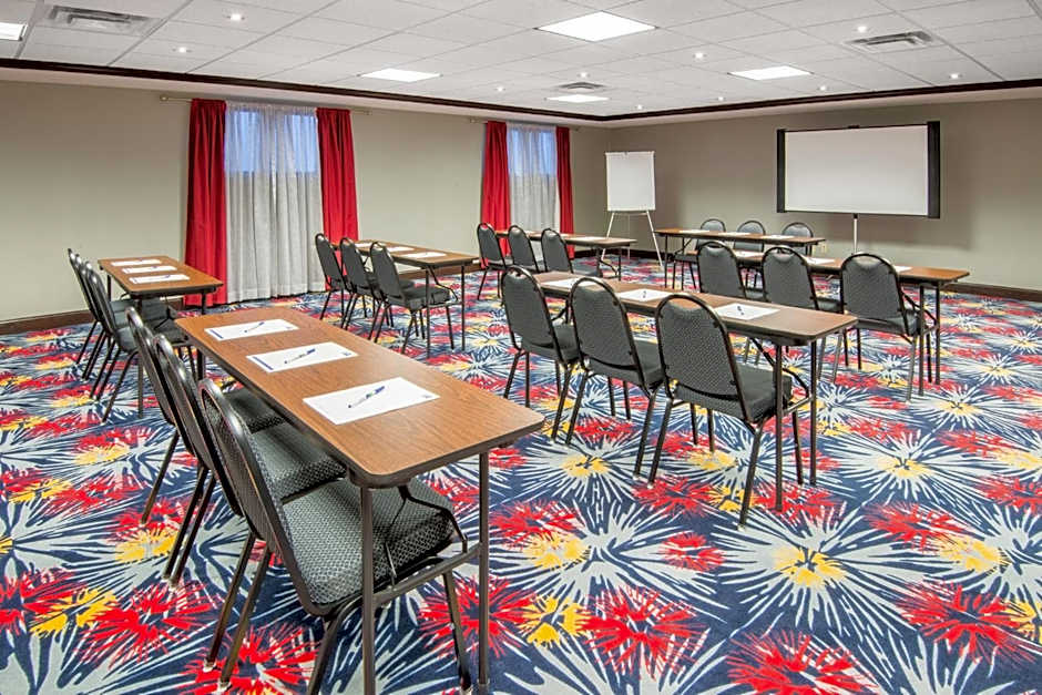 Holiday Inn Express Brookpark-Cleveland Airport Hotel By IHG