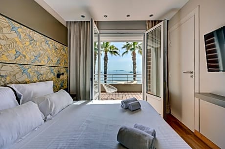Double Room with Sea View - 55 in bed 