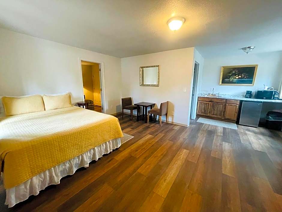 Riverfront Lodging