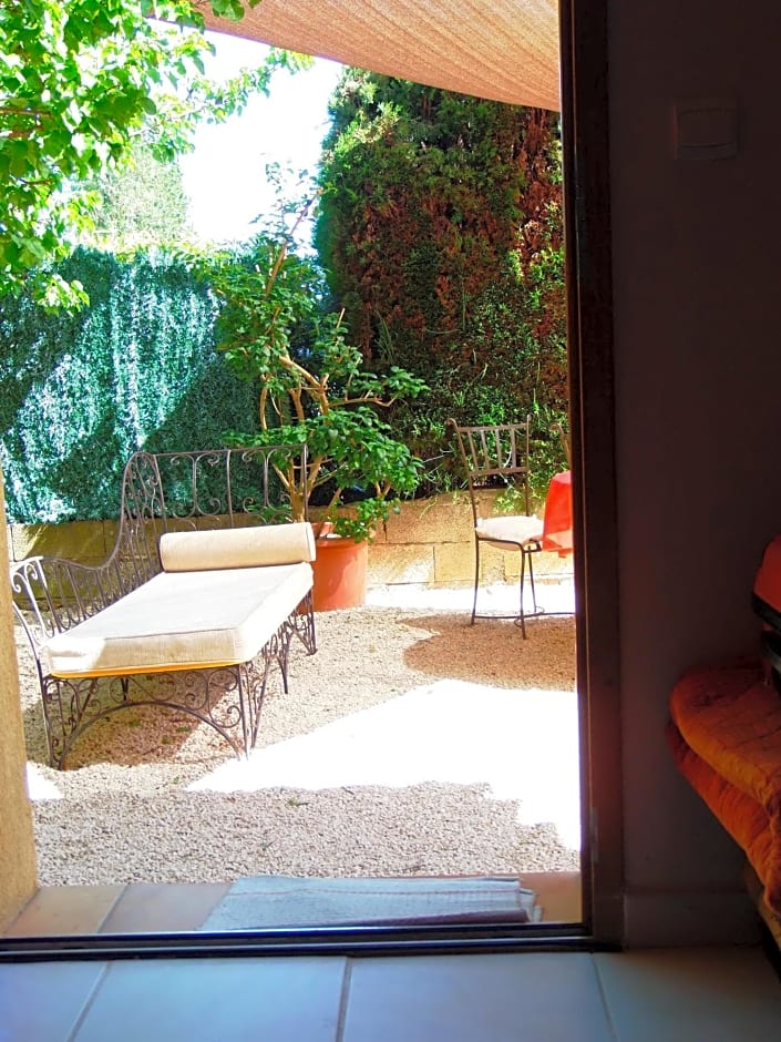 Aux Amandiers – Frejus, ID
