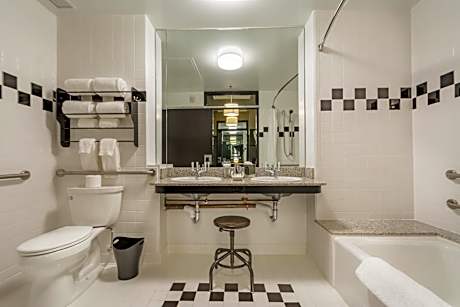 Queen Room with Two Queen Beds - Disability Access