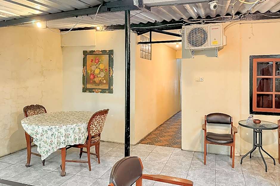 Perdana Kasih Hotel Pemuda Klaten Mitra RedDoorz