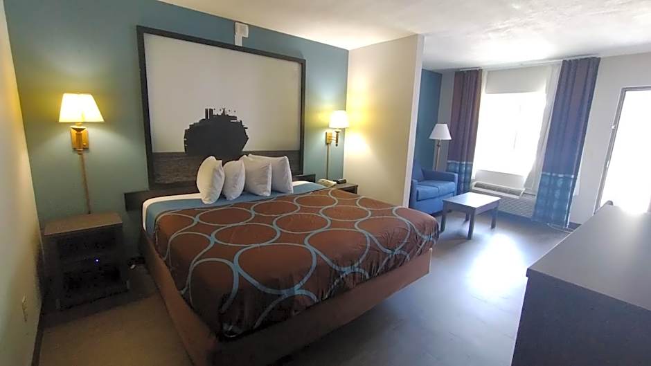 Super 8 by Wyndham Dania/Fort Lauderdale Arpt