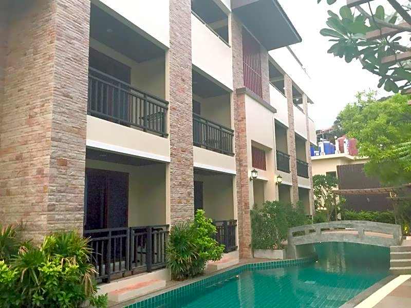 JJ Residence (somsri praditjarone company branch 1)