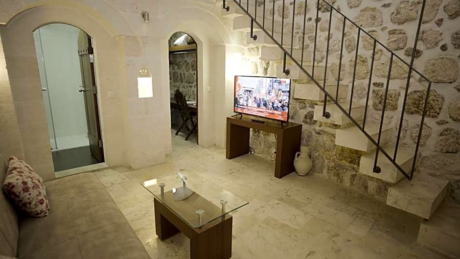 Kasr-i Nehroz Hotel