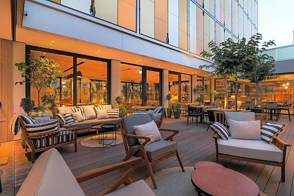 Hotel Indigo Larnaca By IHG- Adults Only