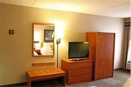 Hampton Inn Columbus/Taylorsville