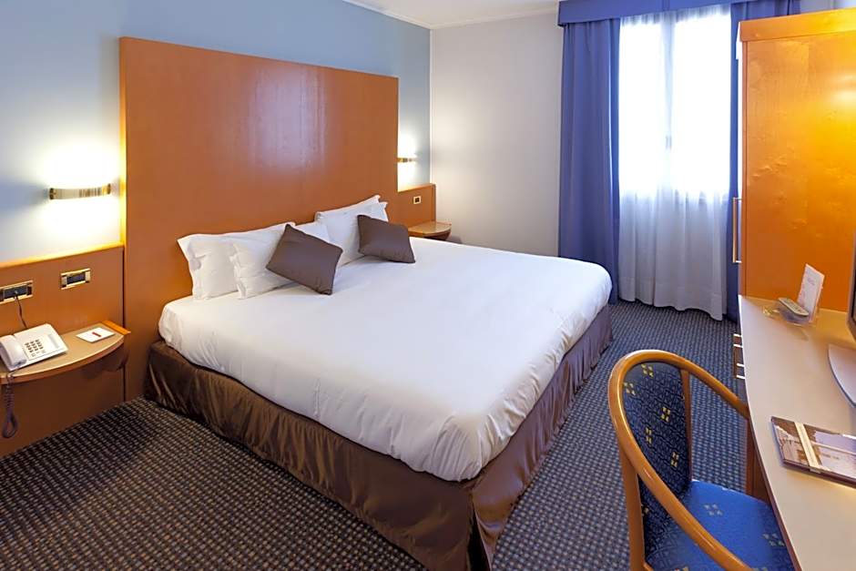 Photo 1 of 5 of Classic 1 Double Bed or 2 Beds