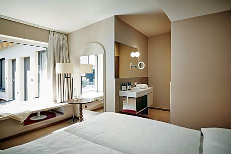 Urban Hideaway - ground floor with garden window