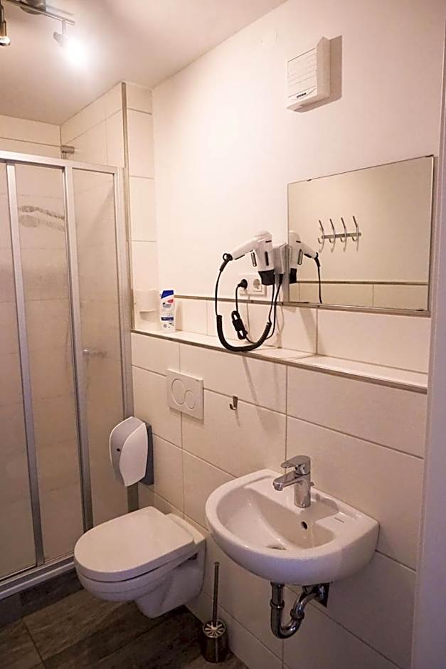 Ellada Restaurant & Hotel