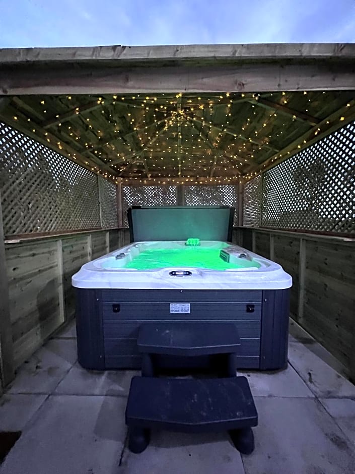 Hollicarrs - Bluebell Lodge