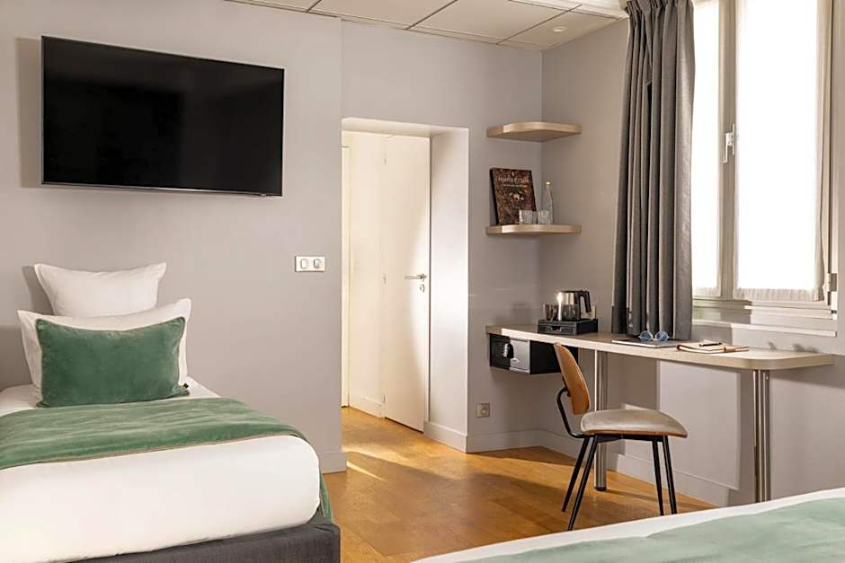 Midnight Hotel Paris