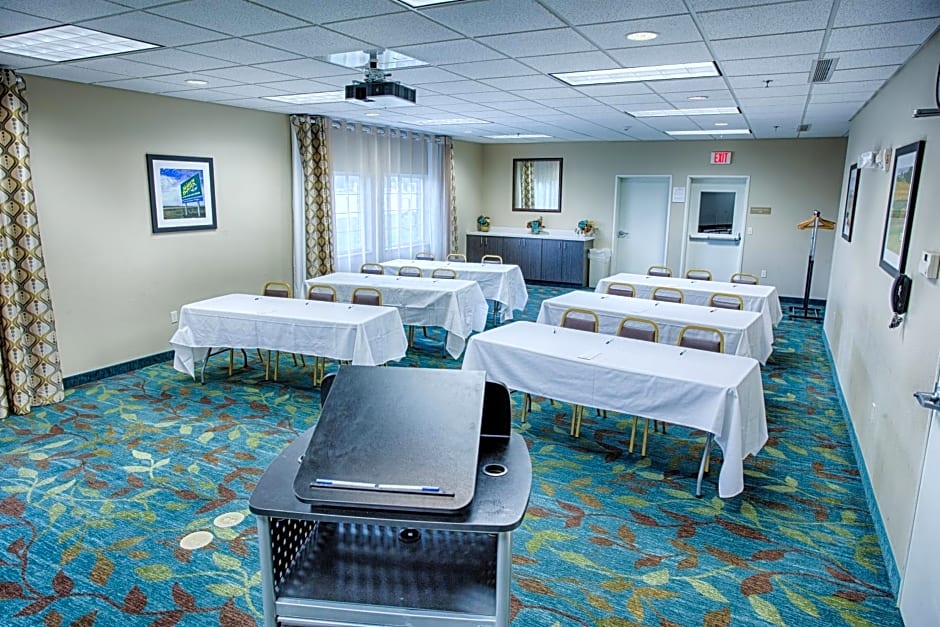 Candlewood Suites Fargo-North Dakota State University By IHG