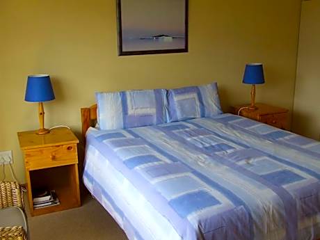 Deluxe Queen or Twin Room