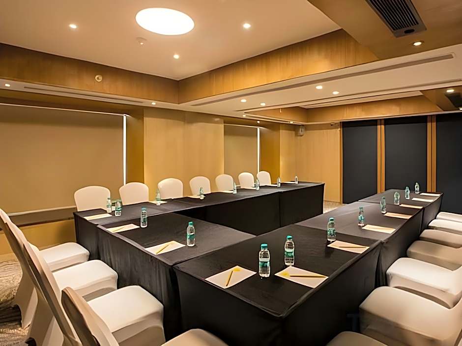 Lemon Tree Hotel Viman Nagar