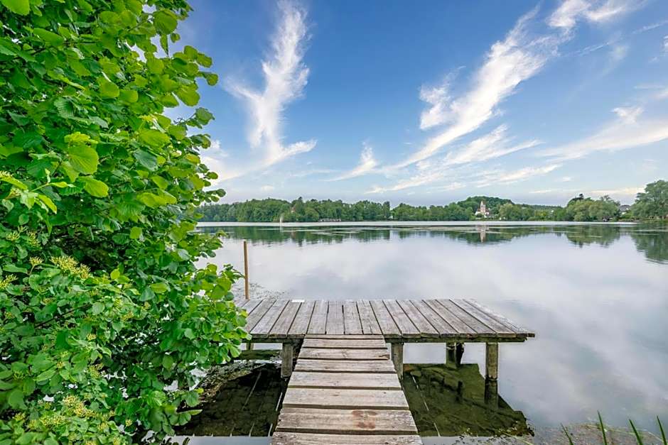 Sopherl am See - Frühstück auf der Seeterrasse, sehr ruhig und wunderschön am See, 3 Minuten nach Oberpfaffenhofen, viele Radtouren, Restaurants & Cafes in der Umgebung
