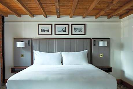 1 Bedroom Junior Suite, 1 King