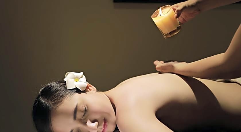 Royal Riverside Hoi An Hotel