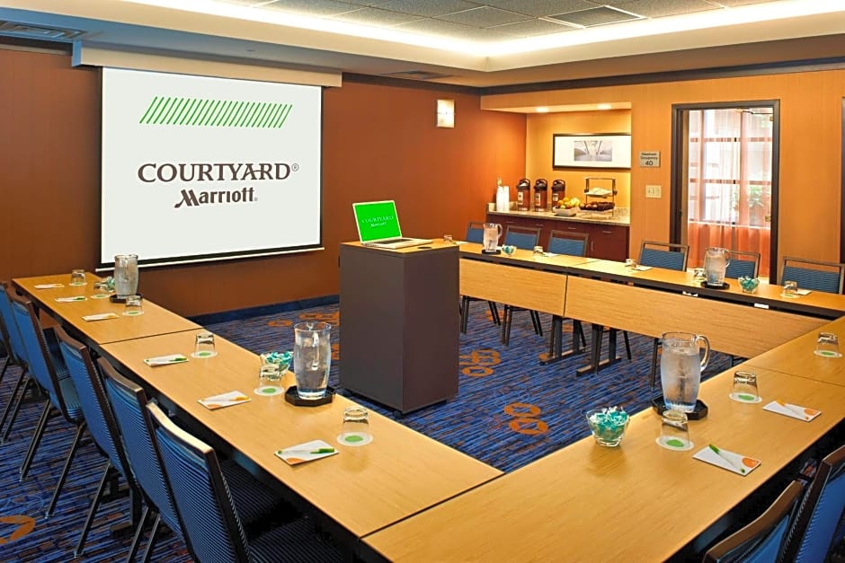 Courtyard by Marriott Cincinnati Covington