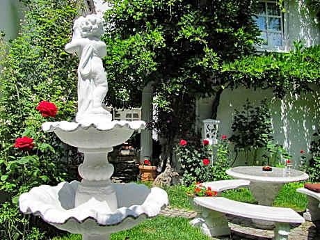 Ferienhaus-Stadt-Eigenes Badezimmer-Gartenblick-1